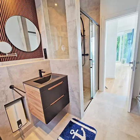 Kuestenperle, Meerblick-appartements ヴィラ ザスニッツ